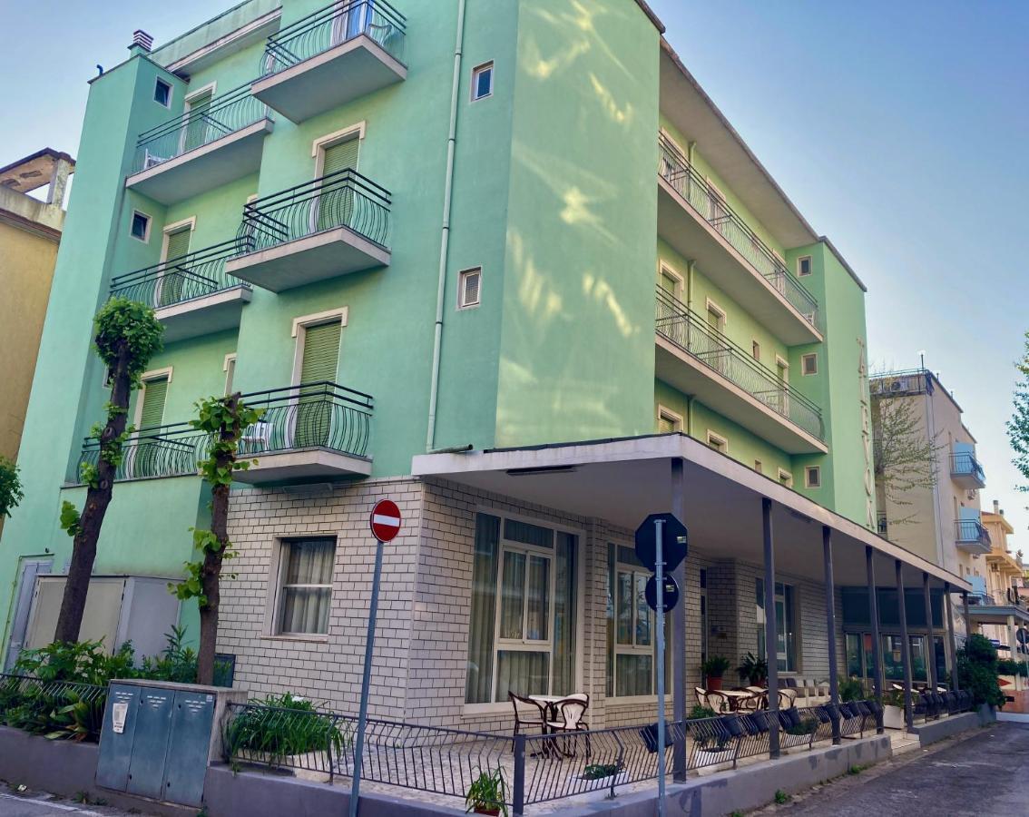 Alevon Hotel Ρίμινι Εξωτερικό φωτογραφία