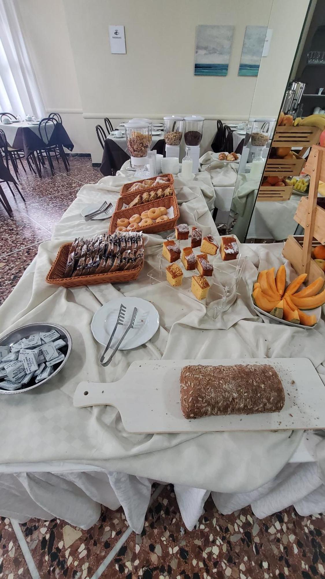 Alevon Hotel Ρίμινι Εξωτερικό φωτογραφία